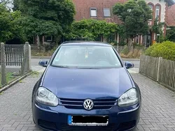 Blau Gebraucht 2005 VW Golf IV Kleinwagen | 5.000 € (Teuer)