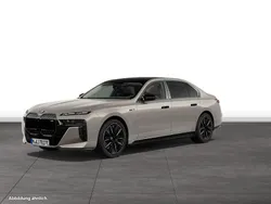 Grau Gebraucht 2024 BMW i7 Limousine | 140.477 €