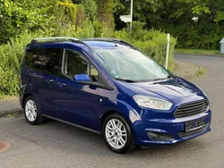 Blau Gebraucht 2017 Ford Tourneo Courier Titanium Van / Kleinbus | 7.999 € (Superpreis)