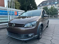 Braun Gebraucht 2011 VW Touran Cross Van / Kleinbus | 9.800 € (Etwas zu teuer)