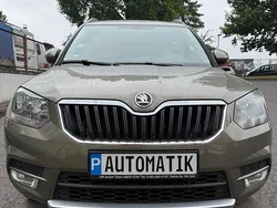 Grün Gebraucht 2014 Skoda Yeti SUV | 8.900 € (Fairer Preis)