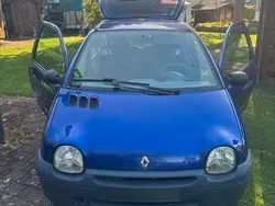Blau Gebraucht 2002 Renault Twingo Kleinwagen | 600 €