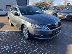 Grau Gebraucht 2020 Skoda Octavia Tour Kombi | 13.499 € (Guter Preis)