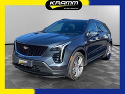 Grau Gebraucht 2021 Cadillac XT4 SUV | 29.900 € (Etwas zu teuer)