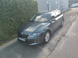 Grau Gebraucht 2018 Skoda Superb Style Kombi | 21.599 € (Teuer)