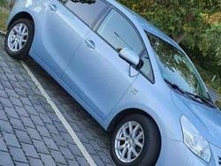 Silber Gebraucht 2009 Toyota Verso Van / Kleinbus | 5.500 € (Fairer Preis)