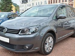 Grau Gebraucht 2013 VW Touran Life Van / Kleinbus | 12.999 € (Fairer Preis)