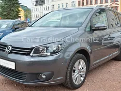 Grau Gebraucht 2013 VW Touran Life Van / Kleinbus | 12.999 € (Fairer Preis)