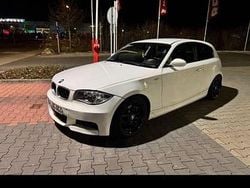 Weiß Gebraucht 2009 BMW 118 Coupé M Sport Coupé | 3.399 € (Superpreis)