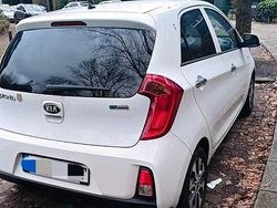 Weiß Gebraucht 2015 Kia Picanto DREAM-TEAM Edition Kleinwagen | 4.900 € (Guter Preis)