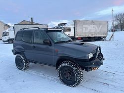 Grau Gebraucht 1994 Nissan Terrano SUV | 11.500 €