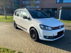 Weiß Gebraucht 2014 VW Touran Highline Van / Kleinbus | 12.700 € (Fairer Preis)
