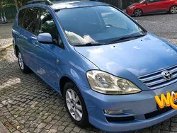 Blau Gebraucht 2004 Toyota Avensis Verso Van / Kleinbus | 5.500 €