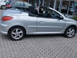 Silber Gebraucht 2005 Peugeot 206 CC Cabrio | 2.750 € (Etwas zu teuer)