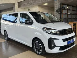 Weiß Gebraucht 2024 Opel Zafira Life Selection Van | 35.400 € (Superpreis)