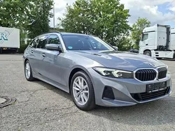 Grau Gebraucht 2023 BMW 320 Shadowline Kombi | 33.990 € (Guter Preis)