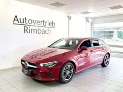 Rot Gebraucht 2020 Mercedes CLA200 Shooting Brake Kombi | 20.990 € (Guter Preis)