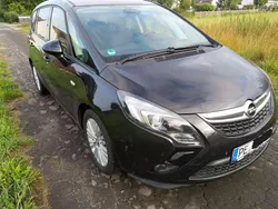 Schwarz Gebraucht 2016 Opel Zafira Tourer Van / Kleinbus | 6.999 € (Guter Preis)