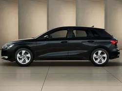 Schwarz Gebraucht 2024 Audi A3 Sportback Advanced Limousine | 32.980 € (Guter Preis)