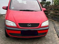 Rot Gebraucht 2001 Opel Zafira Van / Kleinbus | 1.000 € (Fairer Preis)