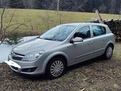 Grau Gebraucht 2007 Opel Astra Limousine | 1.800 € (Fairer Preis)