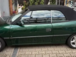Grün Gebraucht 1997 Opel Astra Cabriolet Edition Cabrio | 4.900 € (Teuer)