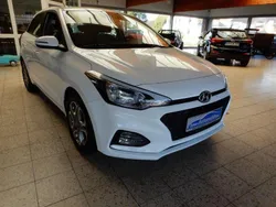 Weiß Gebraucht 2018 Hyundai i20 Trend Kleinwagen | 9.500 € (Fairer Preis)