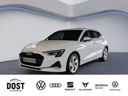 Weiß Gebraucht 2025 Audi A3 Sportback Advanced Limousine | 39.230 € (Teuer)