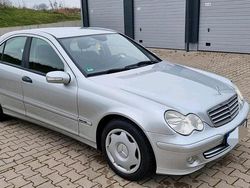Silber Gebraucht 2005 Mercedes C200 Limousine | 3.800 € (Etwas zu teuer)
