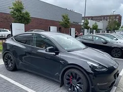 Schwarz Gebraucht 2024 Tesla Model Y Performance SUV | 51.000 € (Etwas zu teuer)
