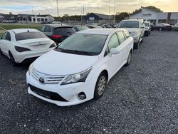 Weiß Gebraucht 2012 Toyota Avensis Life Kombi | 3.500 € (Teuer)