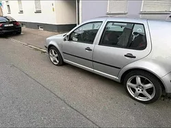 Grau Gebraucht 2000 VW Golf IV Edition Kleinwagen | 2.400 € (Fairer Preis)