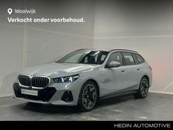Grau Gebraucht 2024 BMW 530e Performance Kombi | 58.080 €