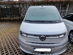 Silber Gebraucht 2024 VW T7 Van | 49.979 €