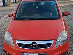 Rot Gebraucht 2007 Opel Zafira Kombi | 2.500 € (Fairer Preis)