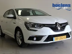 Weiß Gebraucht 2018 Renault Mégane IV Zen Limousine | 12.098 € (Fairer Preis)