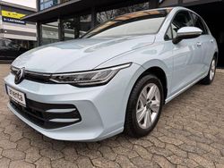 Blau Neu 2025 VW Golf VIII Life Limousine | 30.940 € (Superpreis)