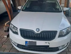 Weiß Gebraucht 2016 Skoda Octavia Ambition Kombi | 14.200 € (Fairer Preis)