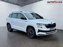 Schwarz metallic Neu 2025 Skoda Karoq SportLine SUV | 39.390 € (Fairer Preis)