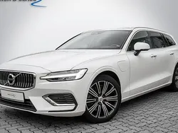 Weiß Gebraucht 2022 Volvo V60 Core Kombi | 25.890 € (Superpreis)