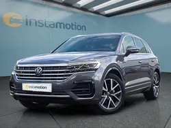 Grau Gebraucht 2024 VW Touareg SUV | 66.199 € (Guter Preis)