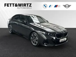 Sophistograu brillanteffekt metallic Gebraucht 2024 BMW 520 M Sport Limousine | 51.390 € (Guter Preis)