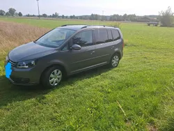 Grau Gebraucht 2014 VW Touran Van / Kleinbus | 9.800 € (Fairer Preis)