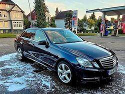 Blau Gebraucht 2011 Mercedes E250 Limousine | 11.000 € (Fairer Preis)