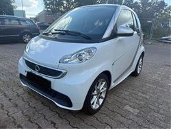 Weiß Gebraucht 2014 Smart ForTwo Coupé Passion Coupé | 7.499 €