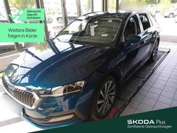 Blau Gebraucht 2022 Skoda Octavia Ambition Kombi | 22.430 € (Guter Preis)