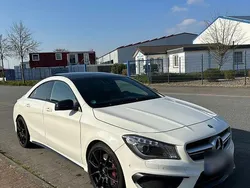 Weiß Gebraucht 2016 Mercedes CLA45 AMG AMG Coupé | 21.999 € (Guter Preis)