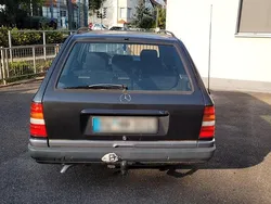Grau Gebraucht 1993 Mercedes 200 Kombi | 1.700 €