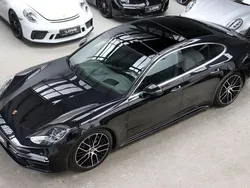 Tiefschwarzmetallic Gebraucht 2022 Porsche Panamera Turbo S Limousine | 97.990 €
