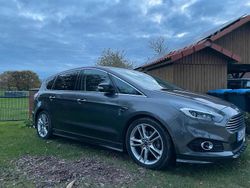 Grau Gebraucht 2016 Ford S-MAX S Van / Kleinbus | 15.500 € (Fairer Preis)